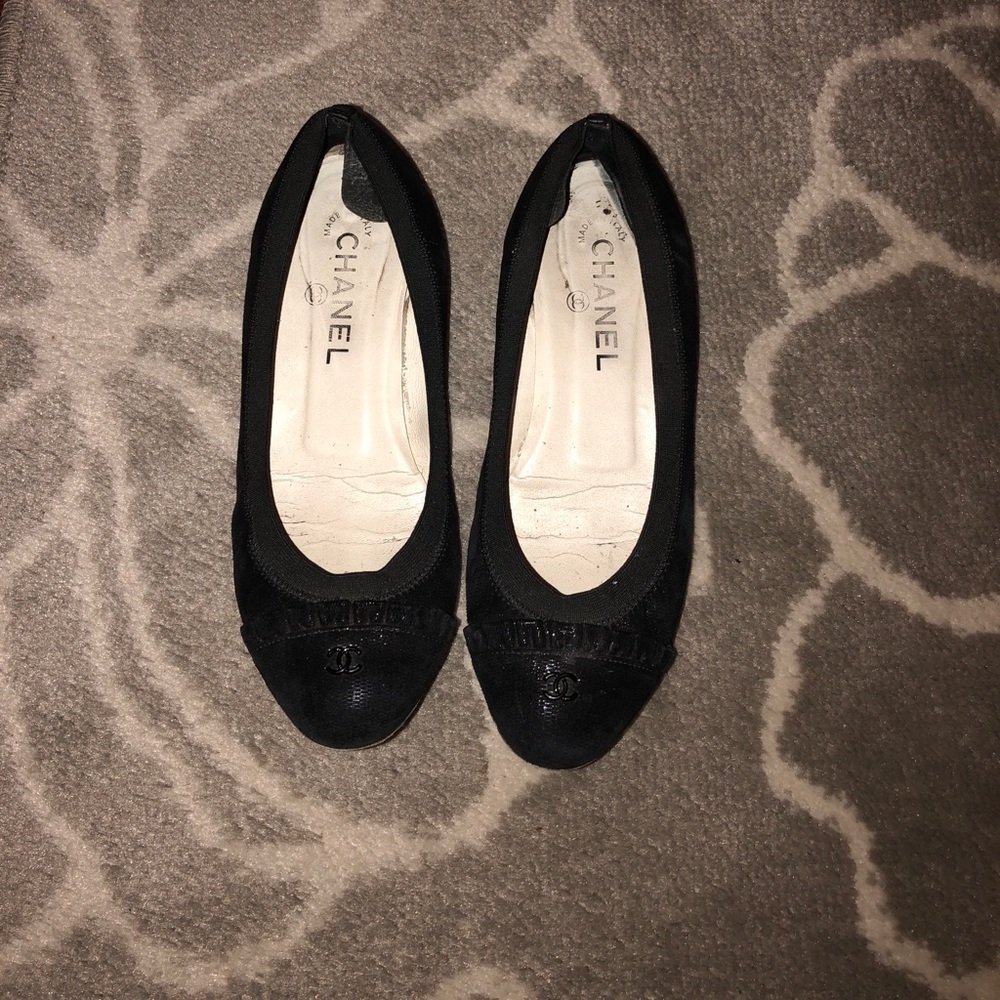 Chanel ballet flats size 36.5, fits US size 7